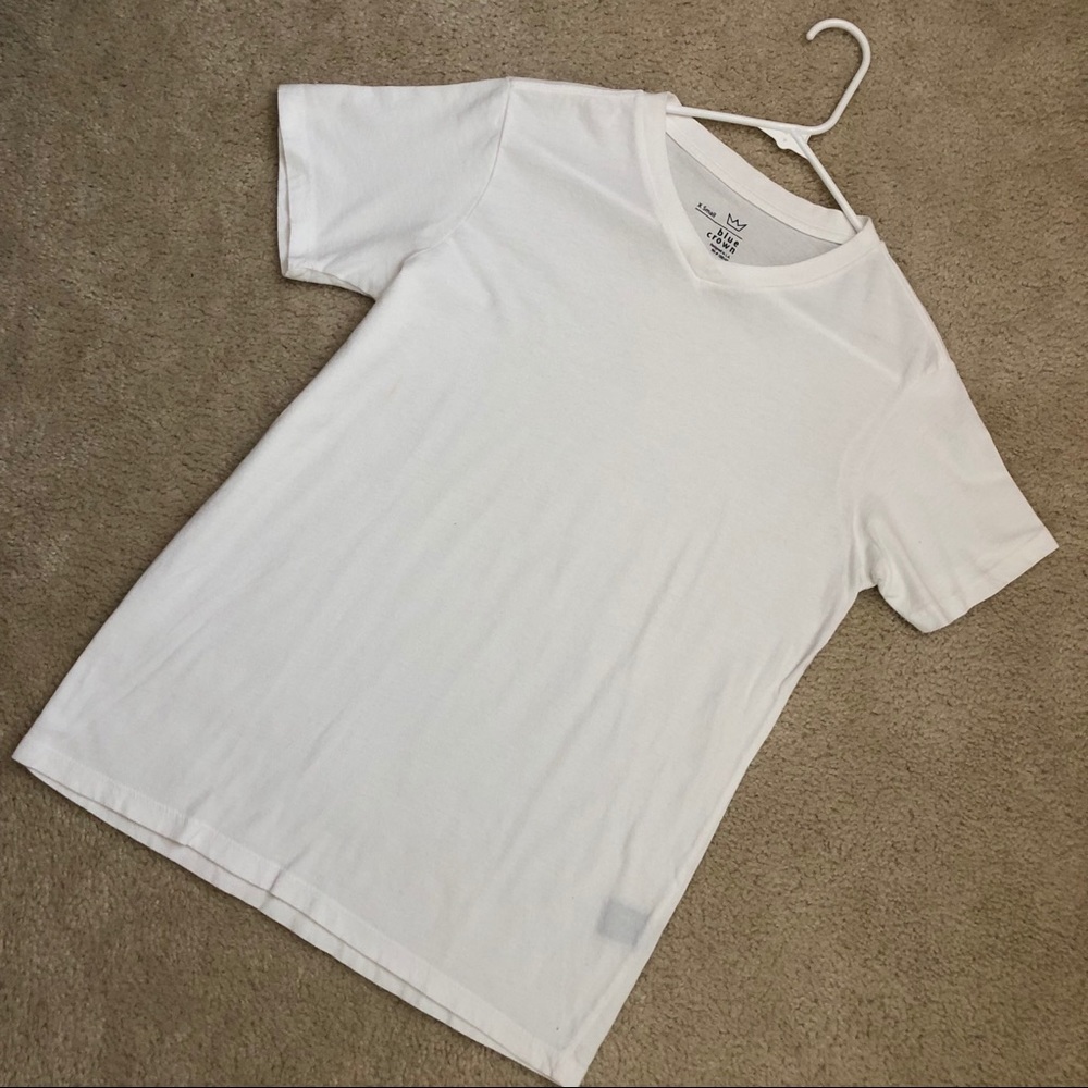 👑 Blue Crown Basic White V-neck Tee